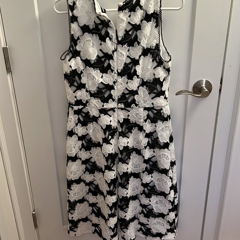 New with tag black, white lace sleeveless, dress designer karl lagerfeld 8 - Picture 4 of 4